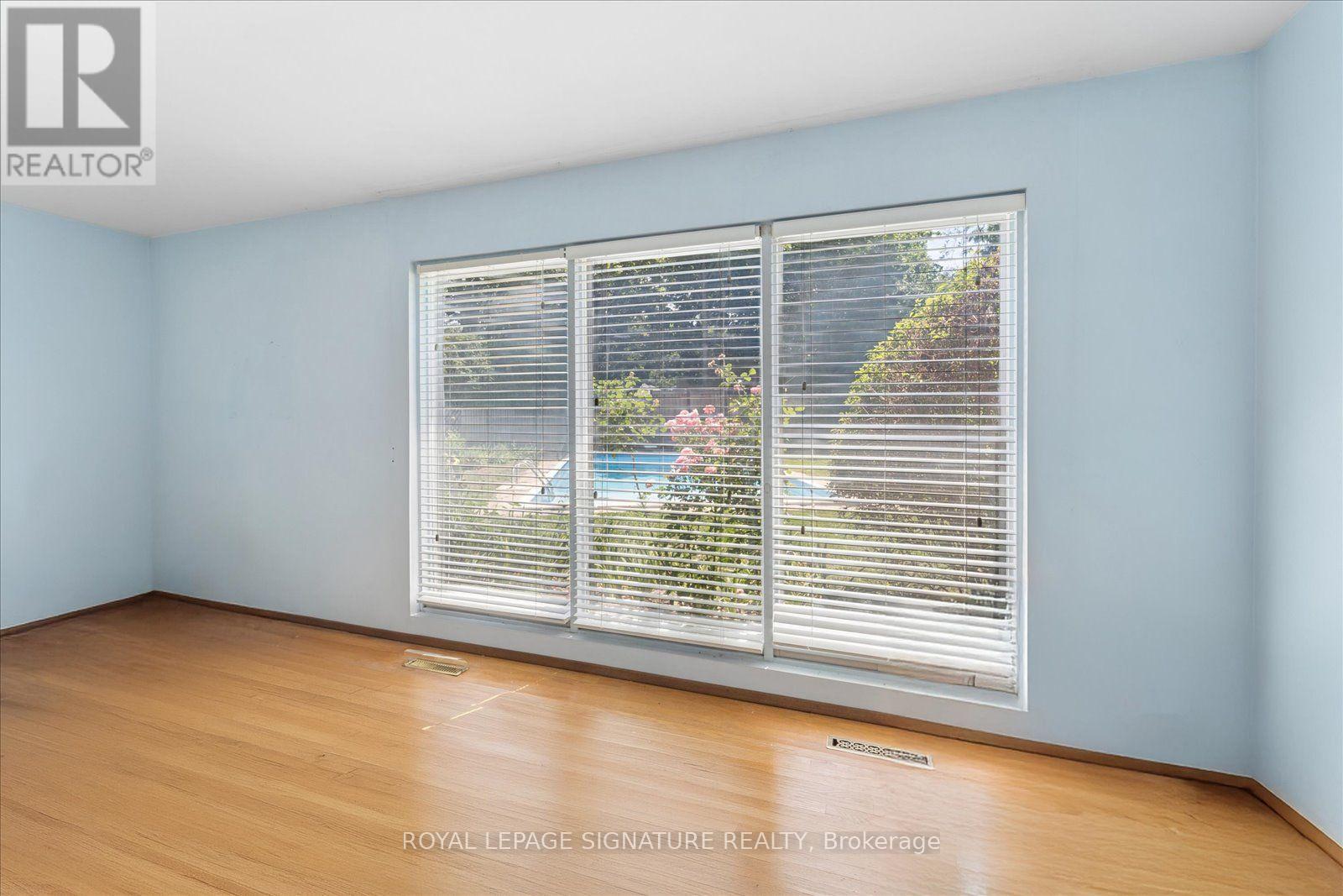 17 LESTERWOOD CRESCENT - 8
