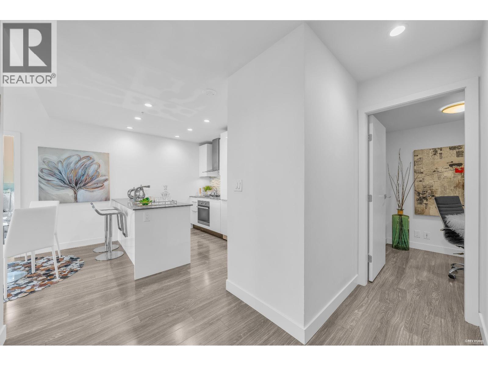 3504 1283 HOWE STREET, Vancouver — photo 3