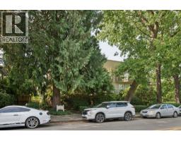 304 827 W 16th Street, North Vancouver, BC V7P1R2 Photo 17