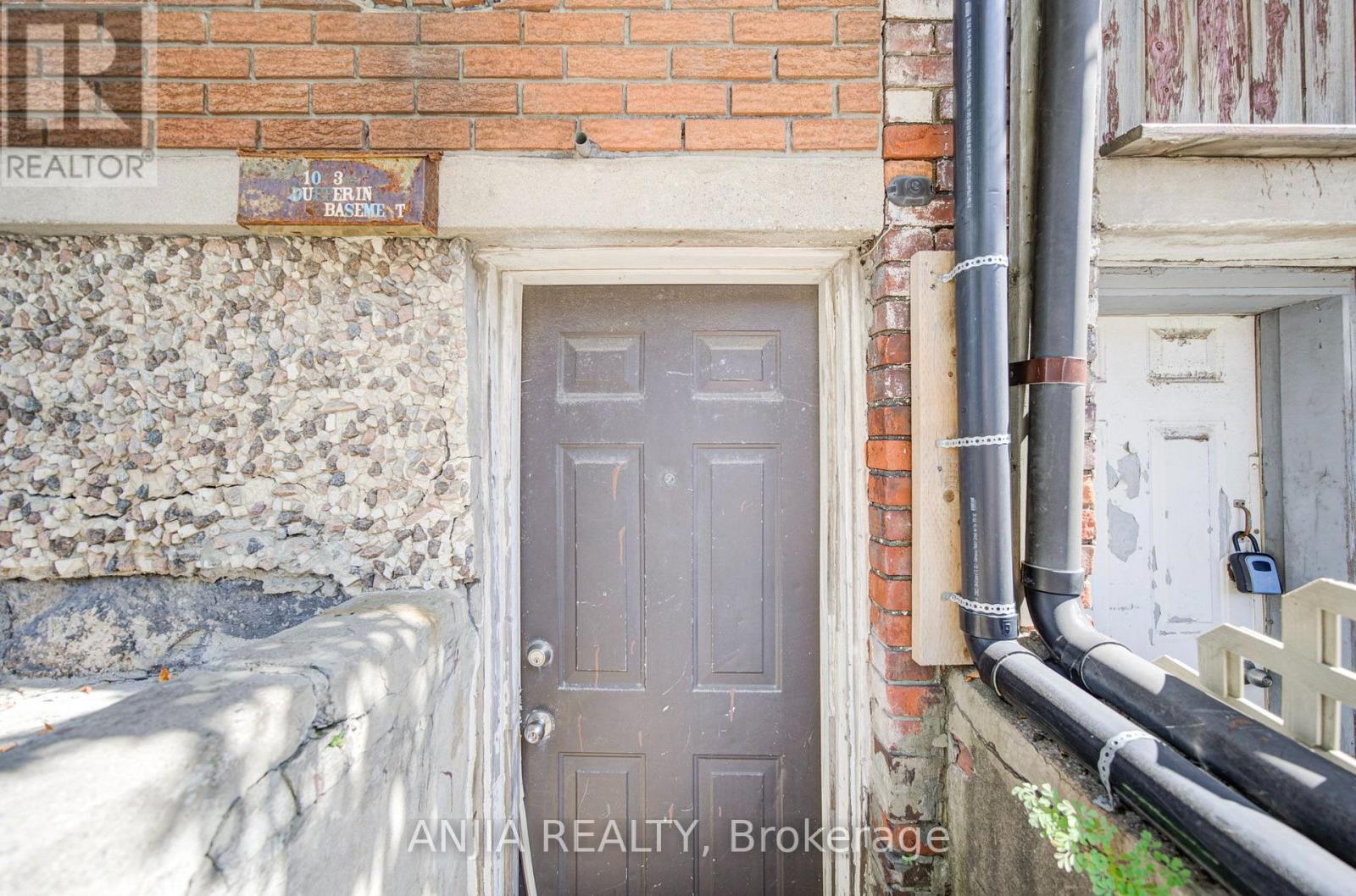 1063 DUFFERIN STREET - 13