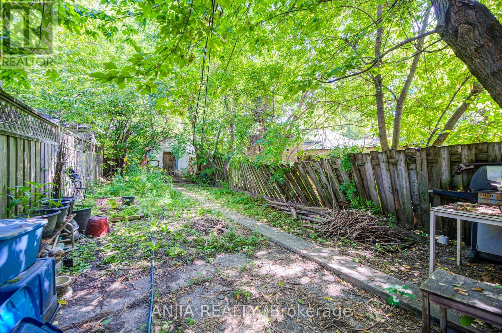 1063 DUFFERIN STREET - 15