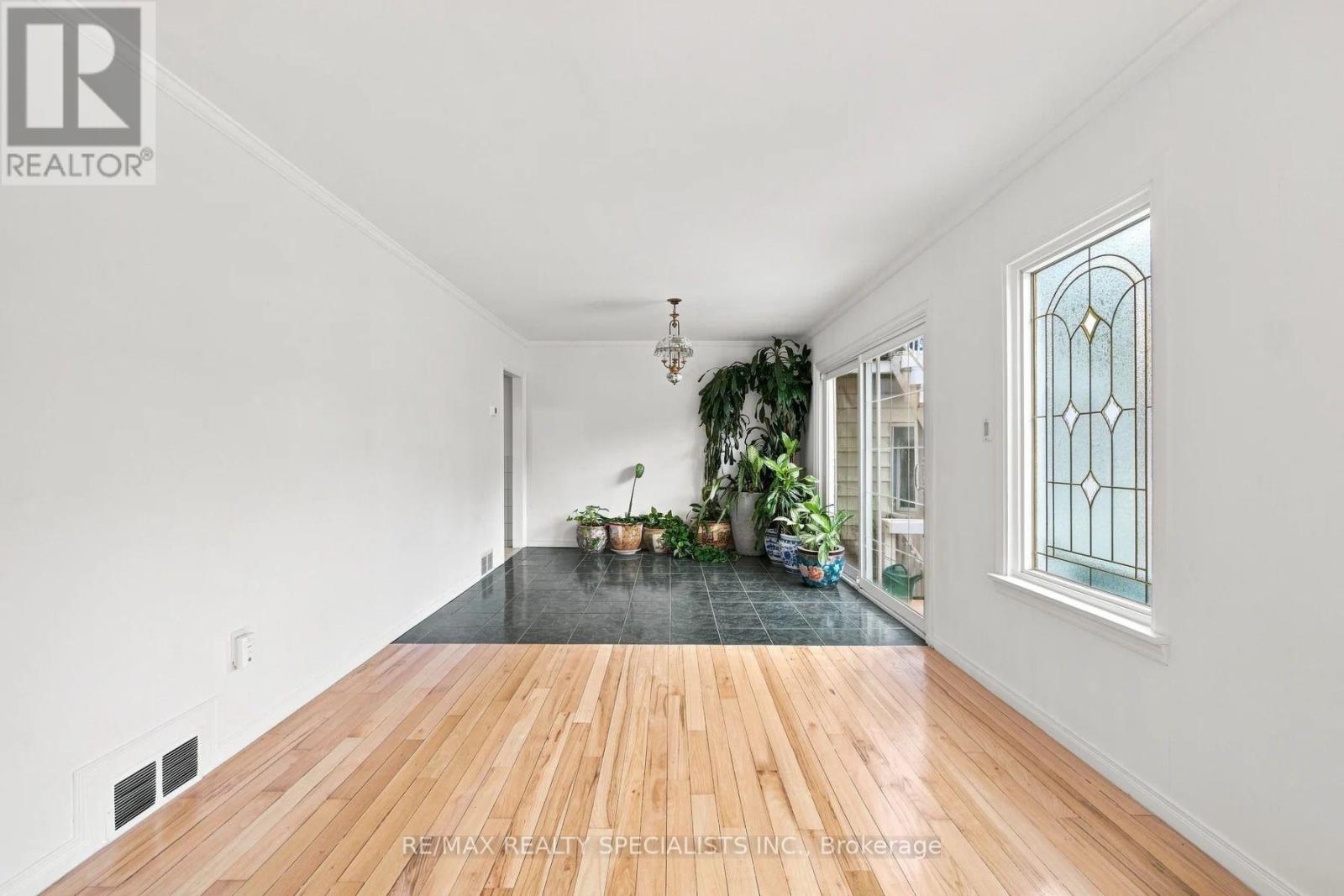 39 MACDONALD STREET - 7