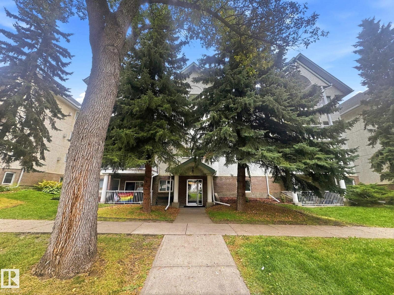 #18 9926 80 AV NW - 1