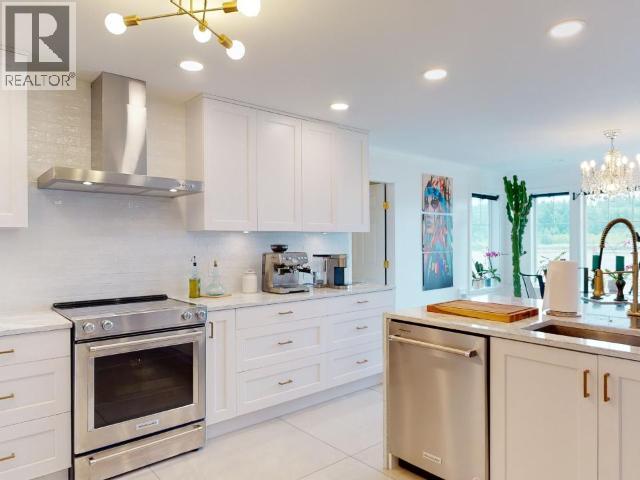 2108 MAHOOD ROAD, Powell River