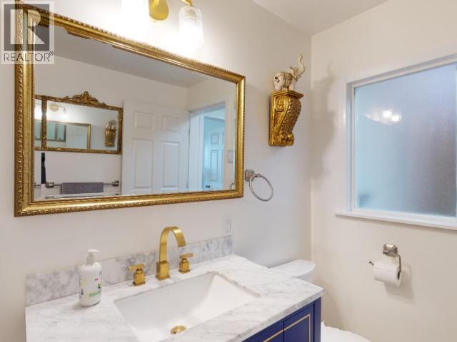 2108 MAHOOD ROAD, Powell River