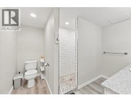 307 1212 Main Street, Squamish, BC V8B0S1 Photo 21