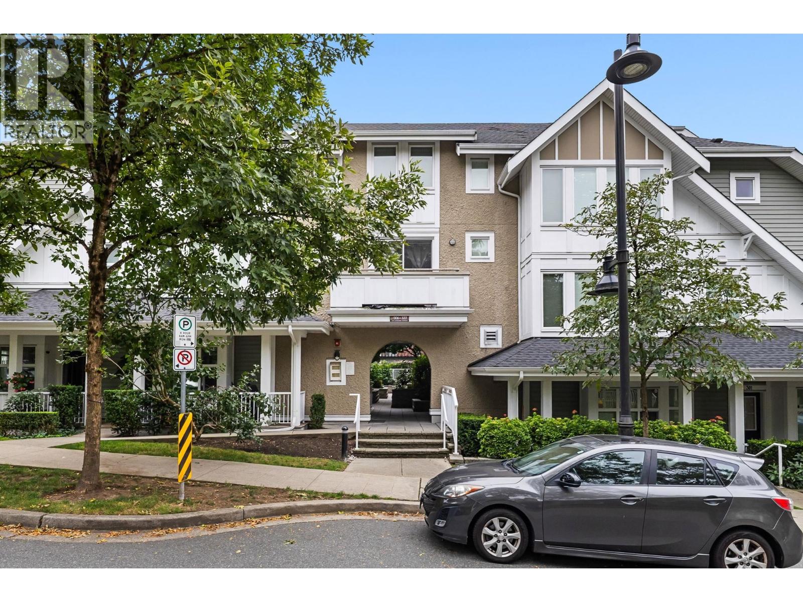 302 618 LANGSIDE AVENUE, Coquitlam — photo 1