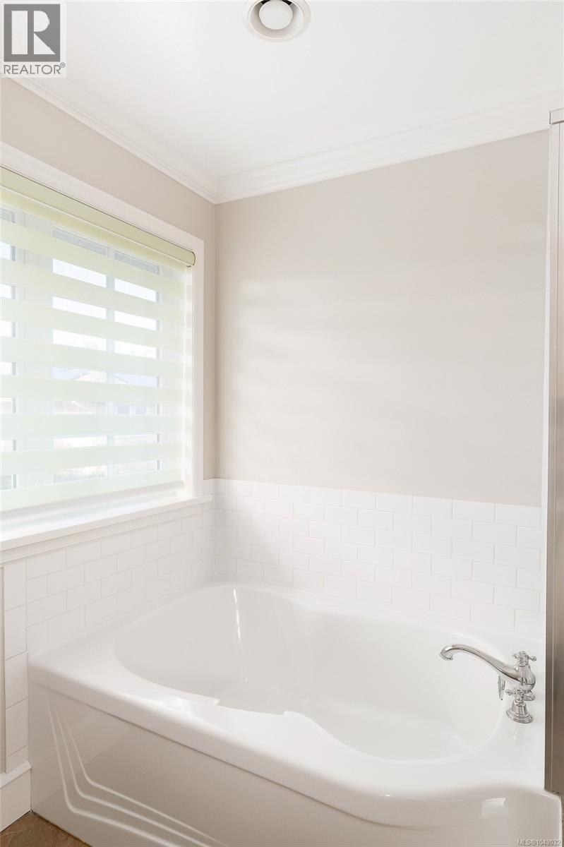 238 Richmond Ave - 25