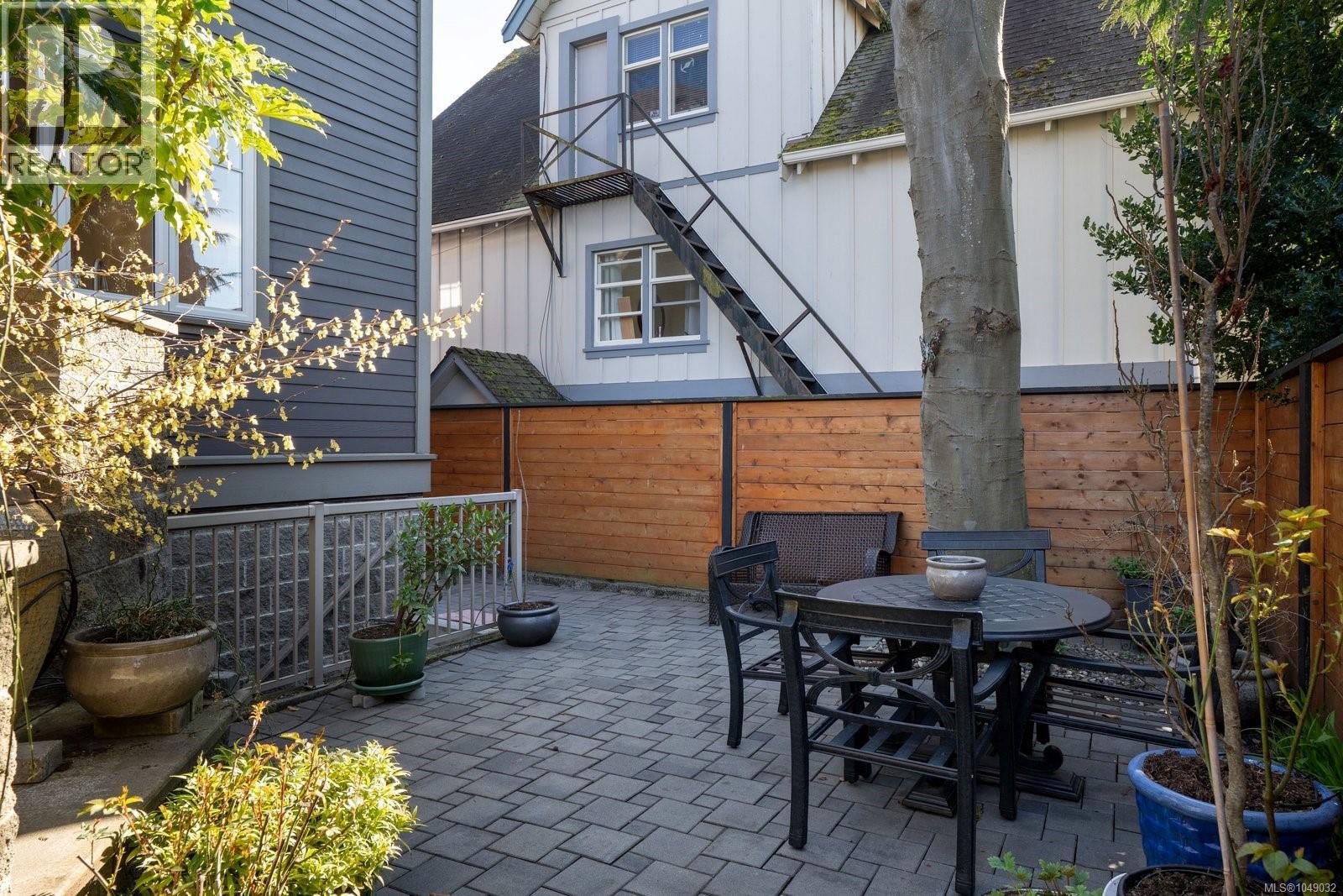 238 Richmond Ave - 39