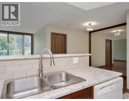 205 930 Yates St, Victoria, BC V8V4Z3 Photo 12