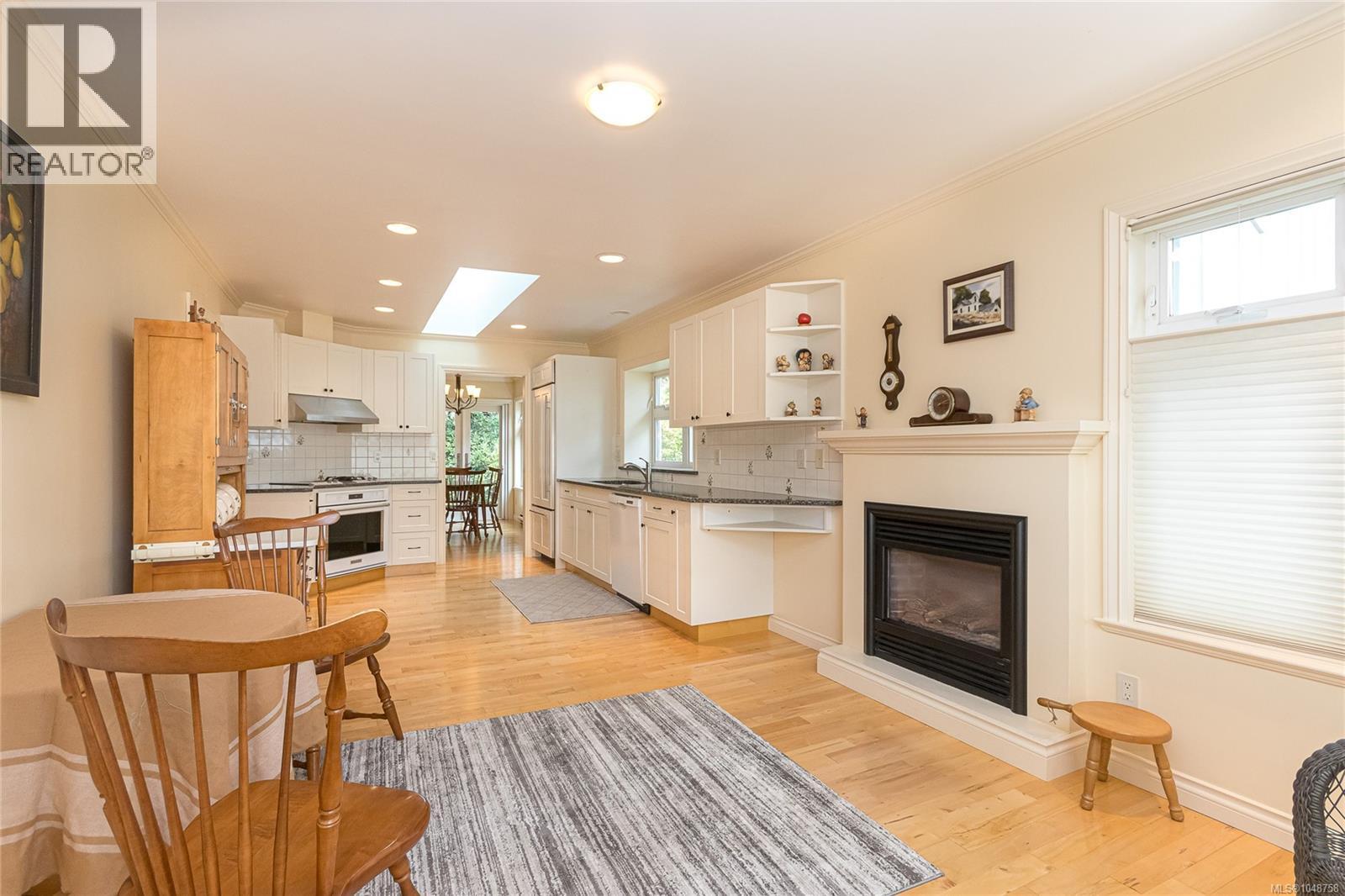 1112 Vic Pl - 16