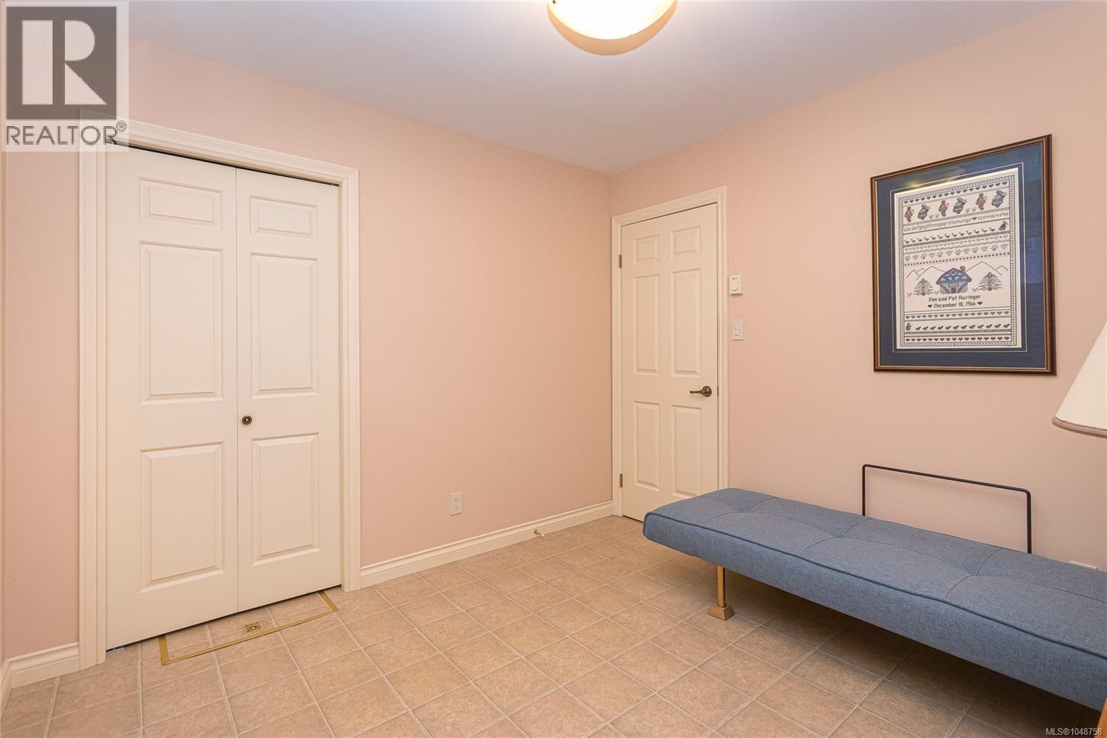 1112 Vic Pl - Image 23