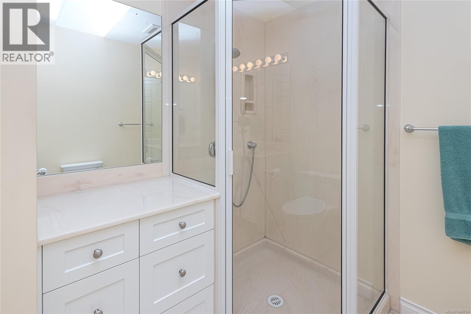 1112 Vic Pl - 25