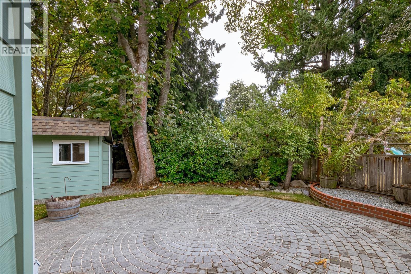 1112 Vic Pl - Image 28