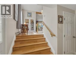 Full bathroom - 125 Corry Place, Penticton, BC V2A3S2 Photo 7