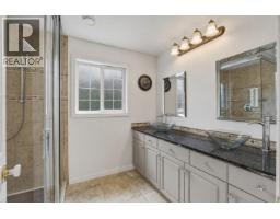 125 Corry Place, Penticton, BC V2A3S2 Photo 37