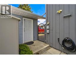 125 Corry Place, Penticton, BC V2A3S2 Photo 54