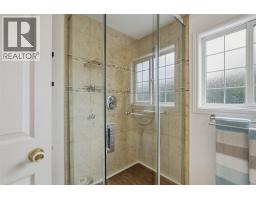 125 Corry Place, Penticton, BC V2A3S2 Photo 38