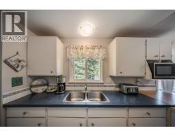 Kitchen - 1618 Victoria Avenue, Rossland, BC V0G1Y0 Photo 15