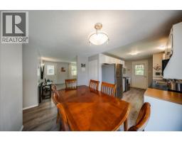 Living room - 1618 Victoria Avenue, Rossland, BC V0G1Y0 Photo 13