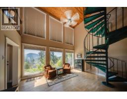 2390 Mcleod Avenue, Rossland, BC V0G1Y0 Photo 20