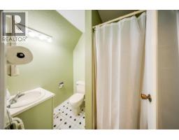 2390 Mcleod Avenue, Rossland, BC V0G1Y0 Photo 30