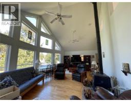 Living room - 873 Driftwood Dr, Mudge Island, BC V0V0V0 Photo 9