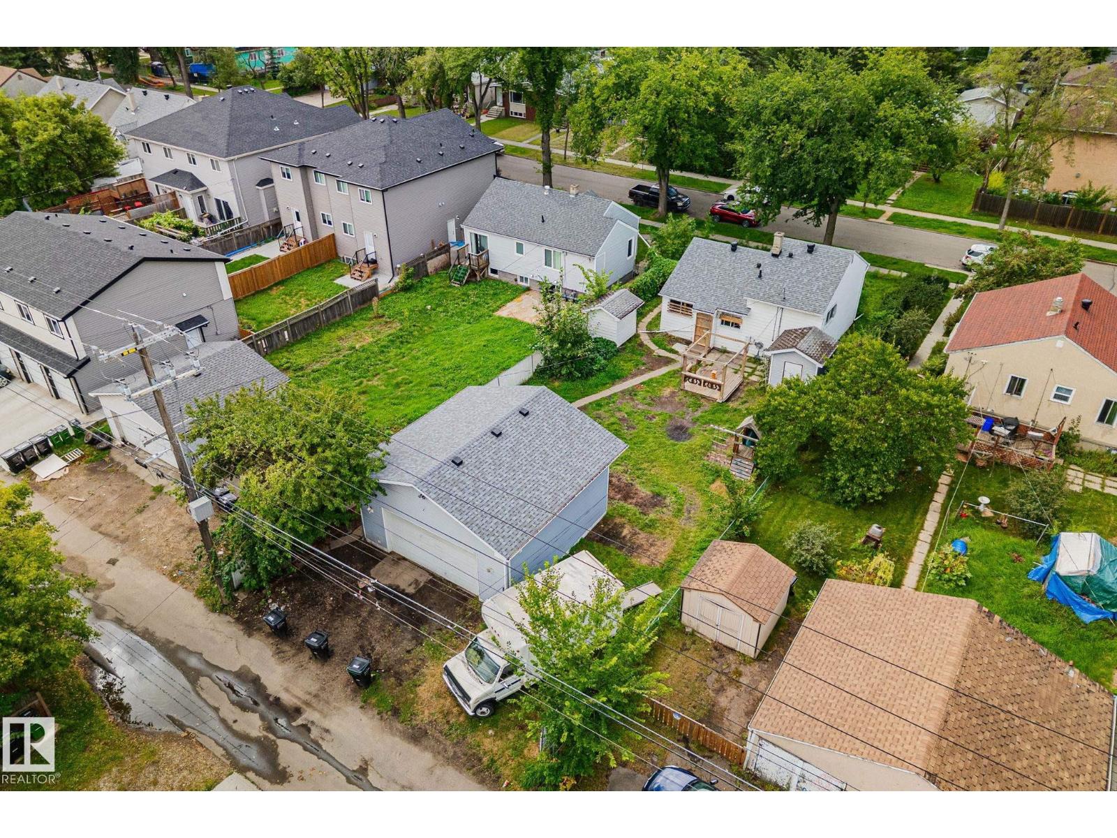11935 125 ST NW - 12