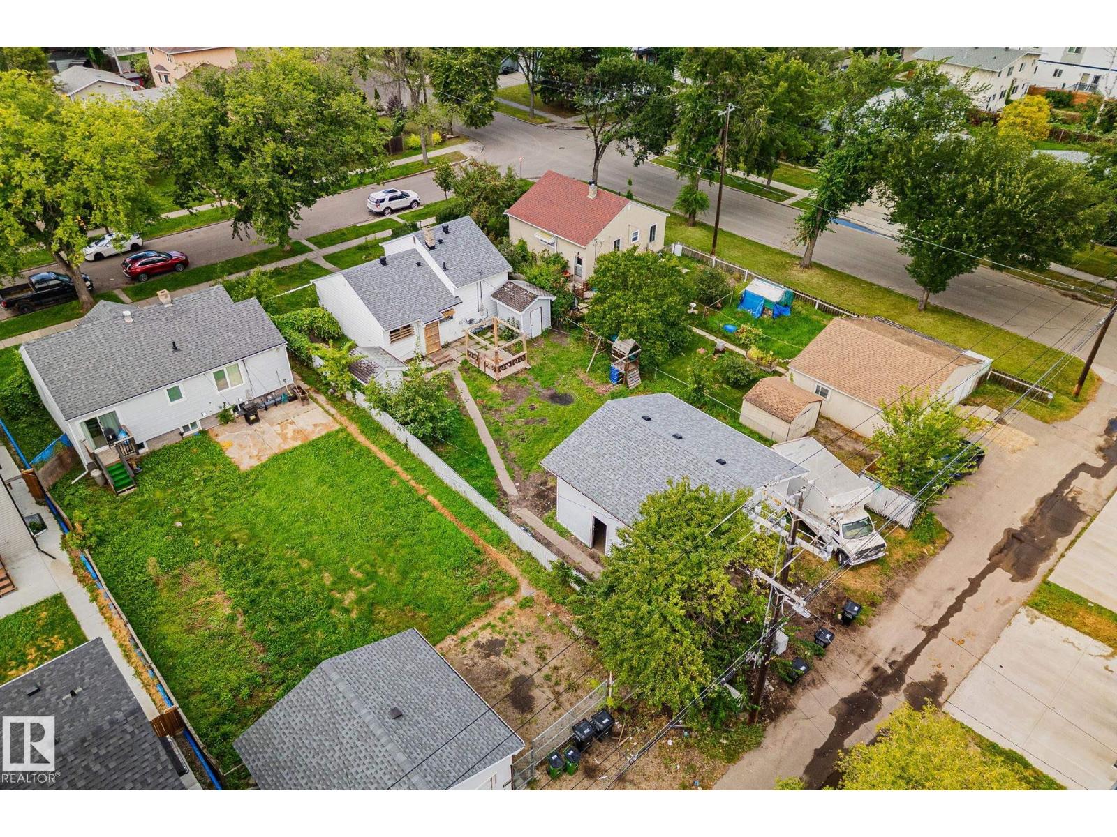 11935 125 ST NW - 14