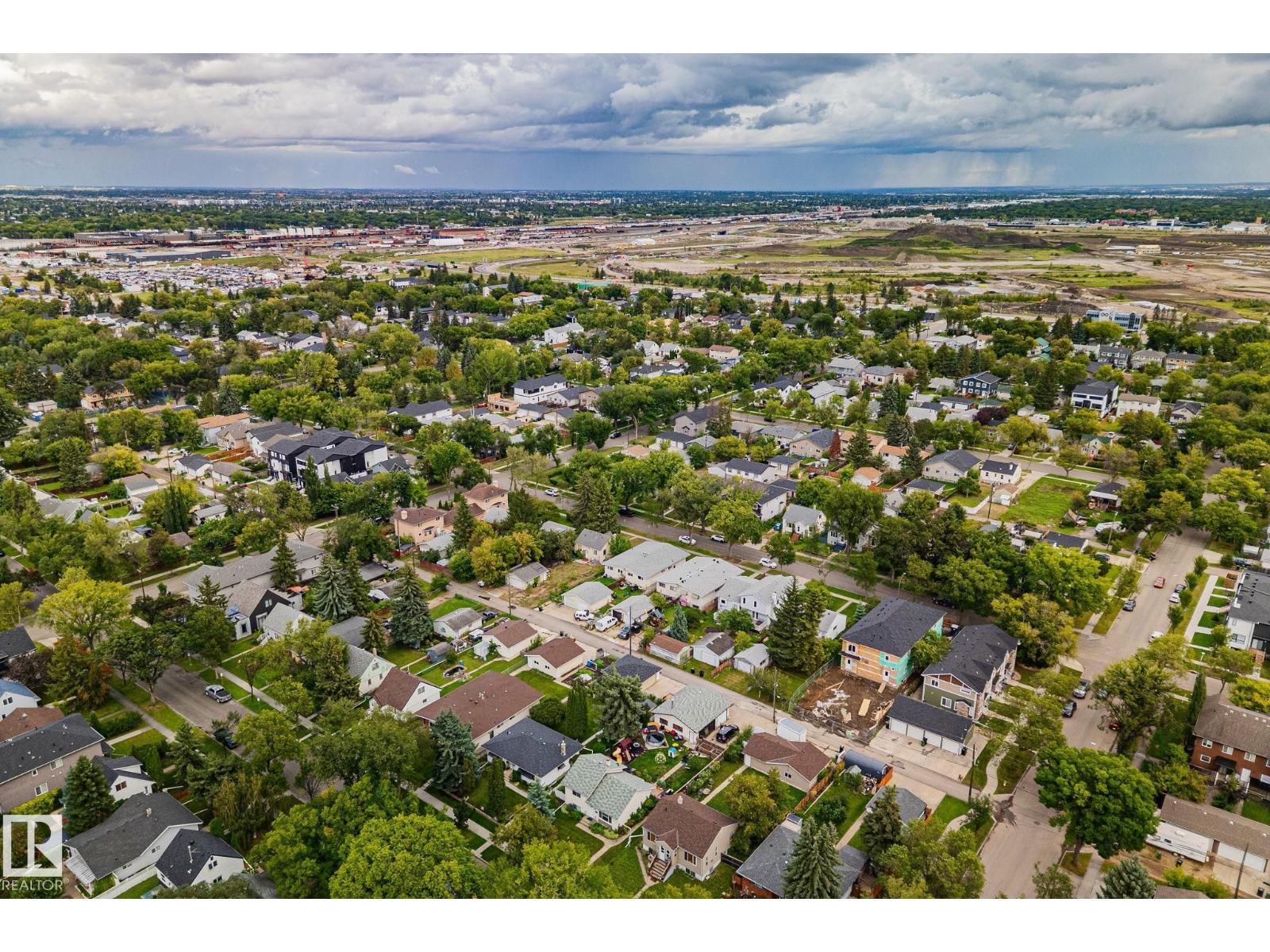 11935 125 ST NW - 26