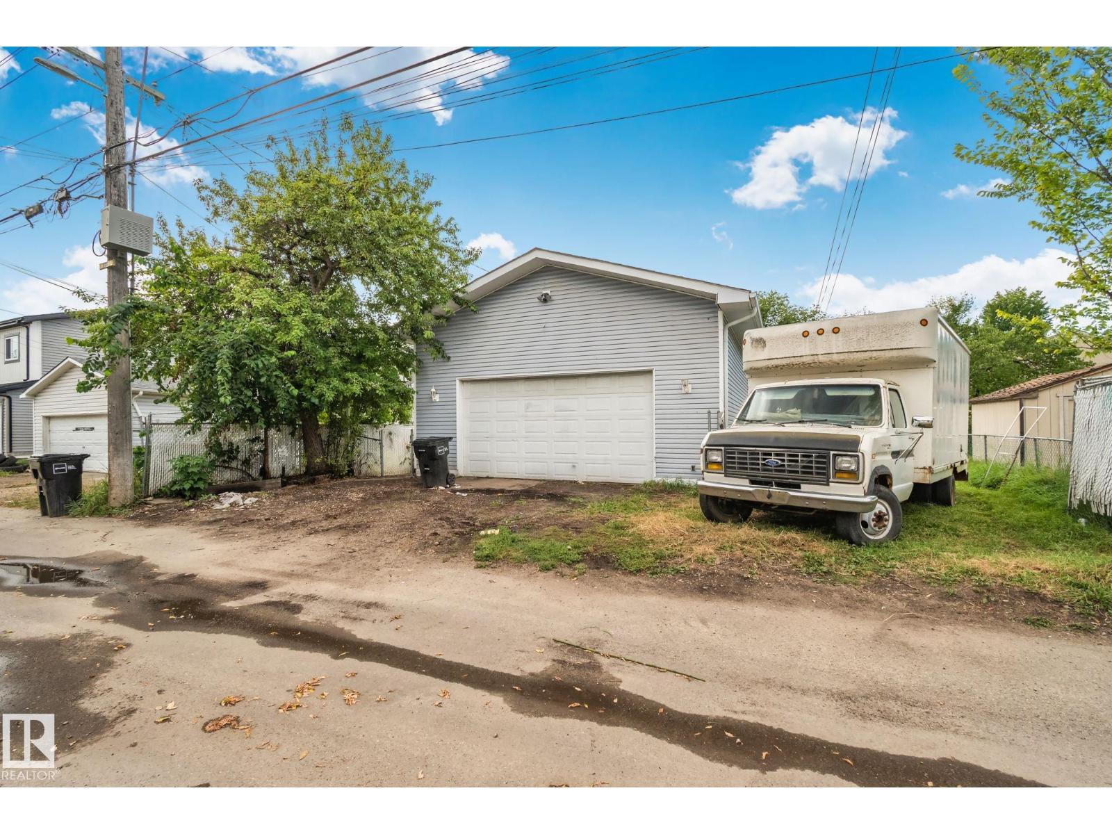 11935 125 ST NW - 3