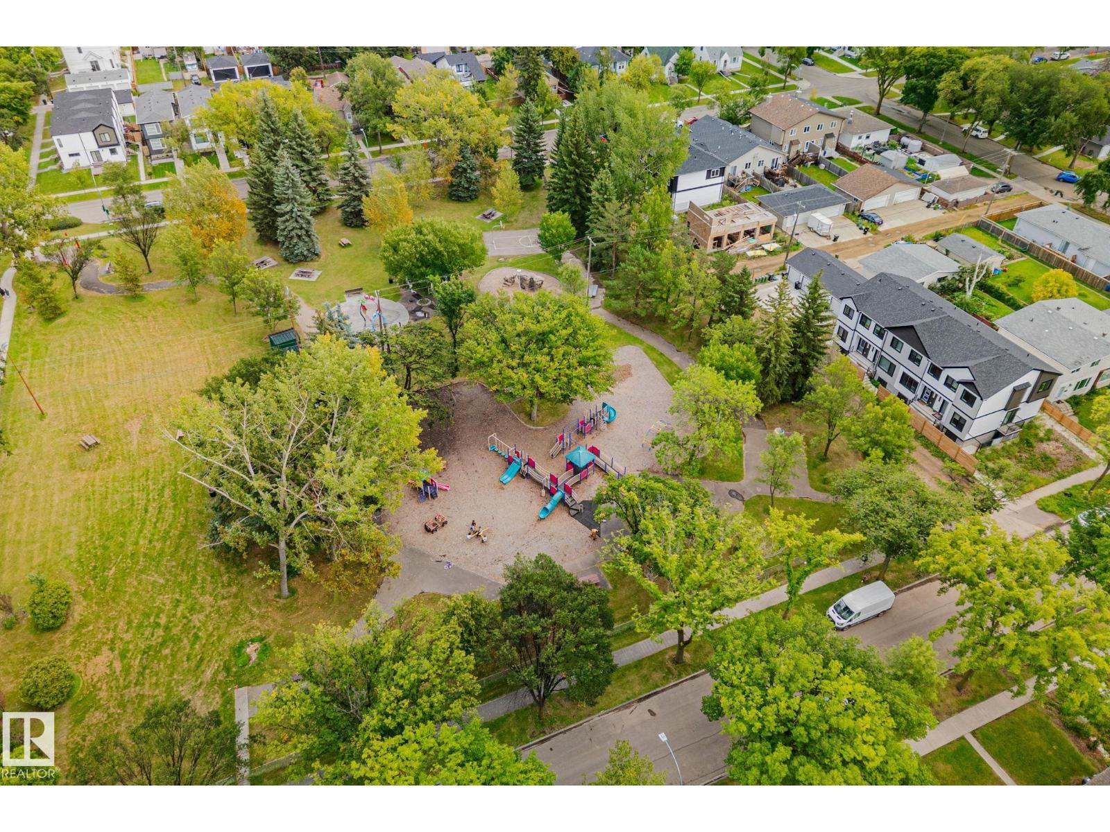 11935 125 ST NW - 37