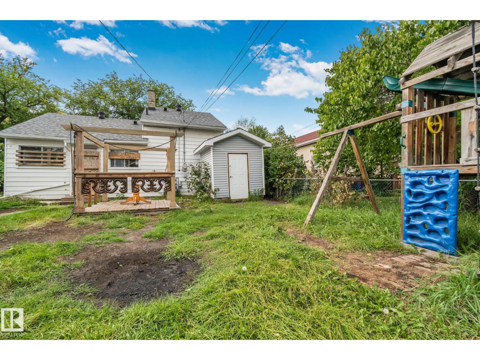 11935 125 ST NW - 9