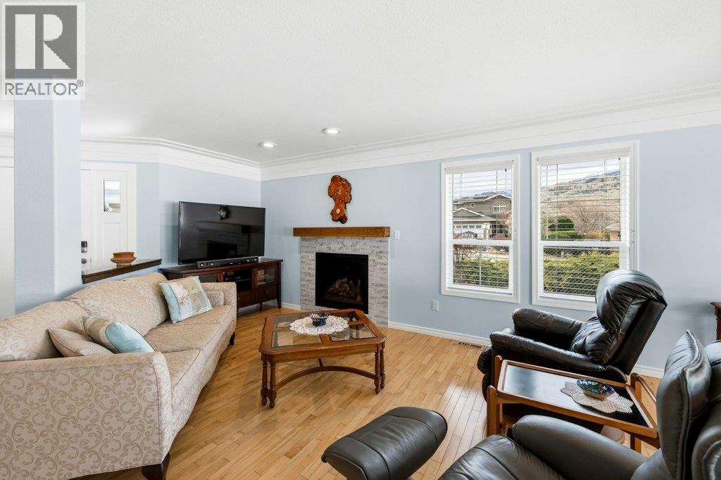 6756 Mountainview Drive, Oliver — photo 4