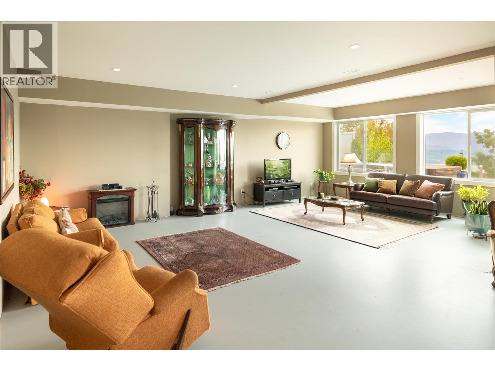 856 Hewetson Avenue - Image 37
