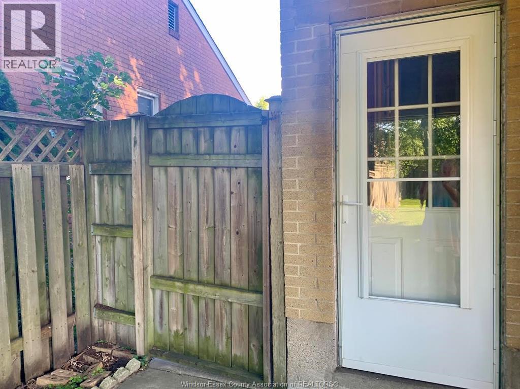 1368 MARLBOUROUGH BOULEVARD - 35