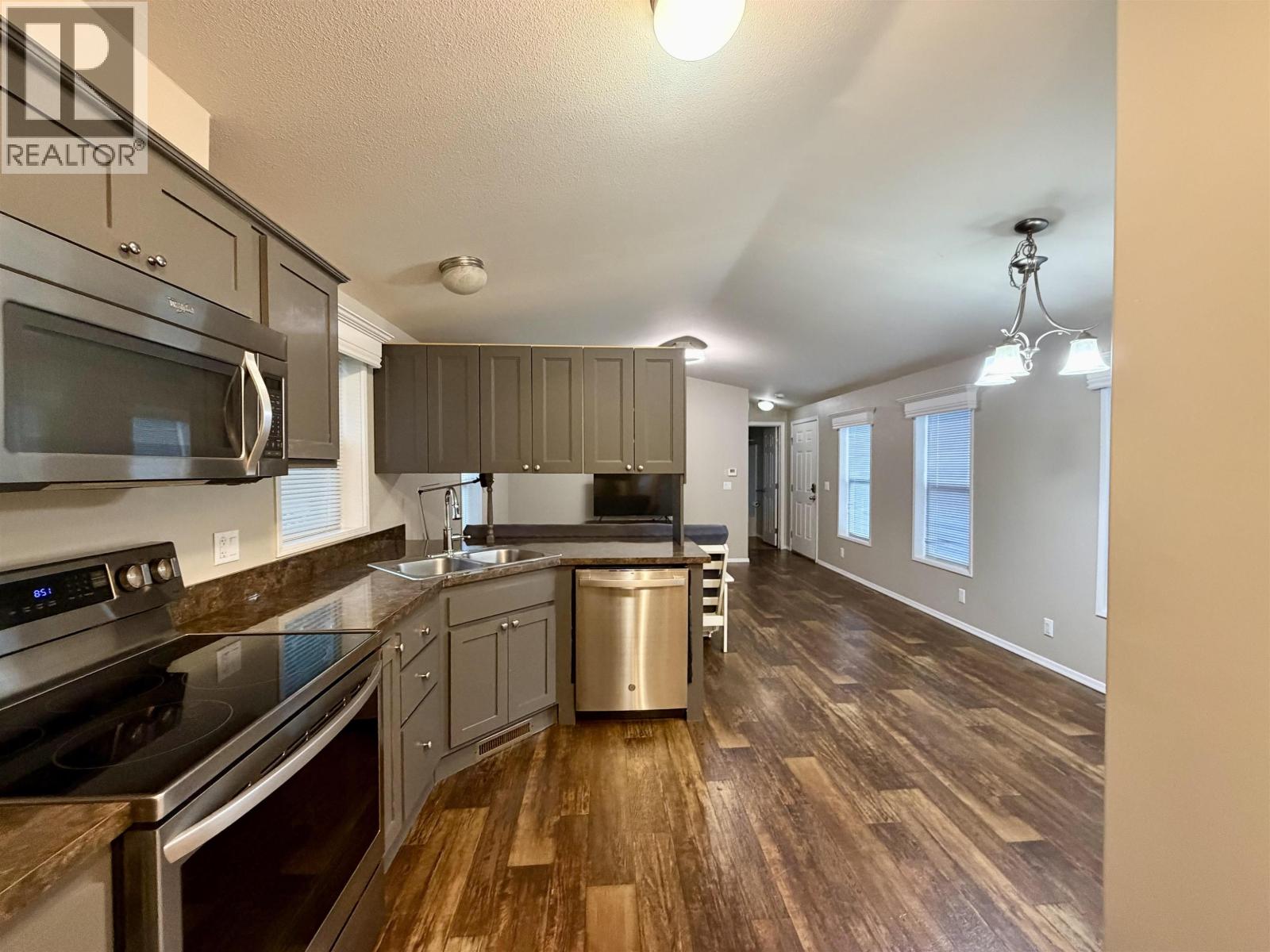 #90-3616 LARCH Avenue, Terrace