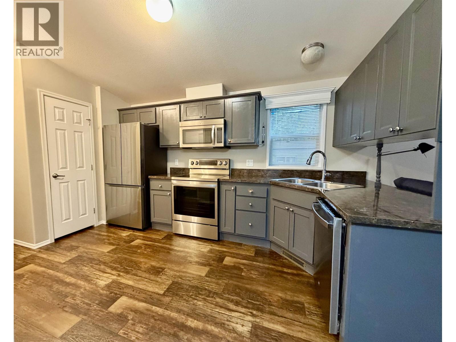 #90-3616 LARCH Avenue, Terrace
