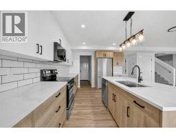 Primary Bedroom - 26b Poplar Ridge Close, Didsbury, AB T0M0W0 Photo 7