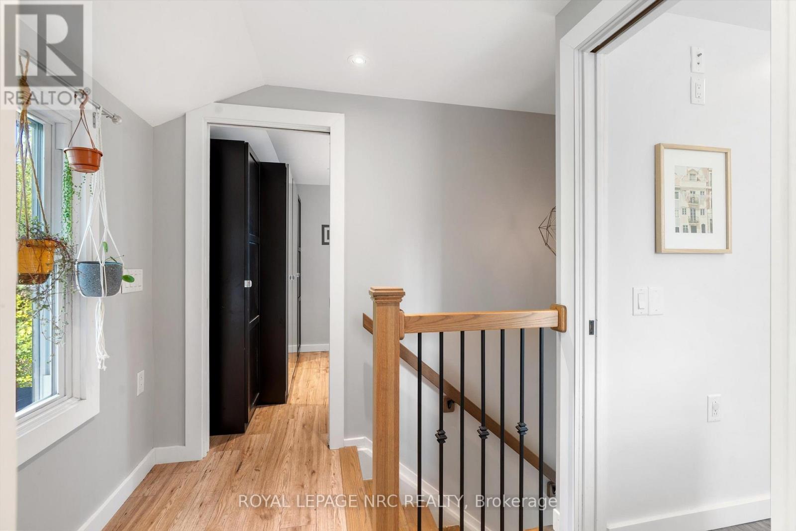 7 VIVIAN AVENUE - 21