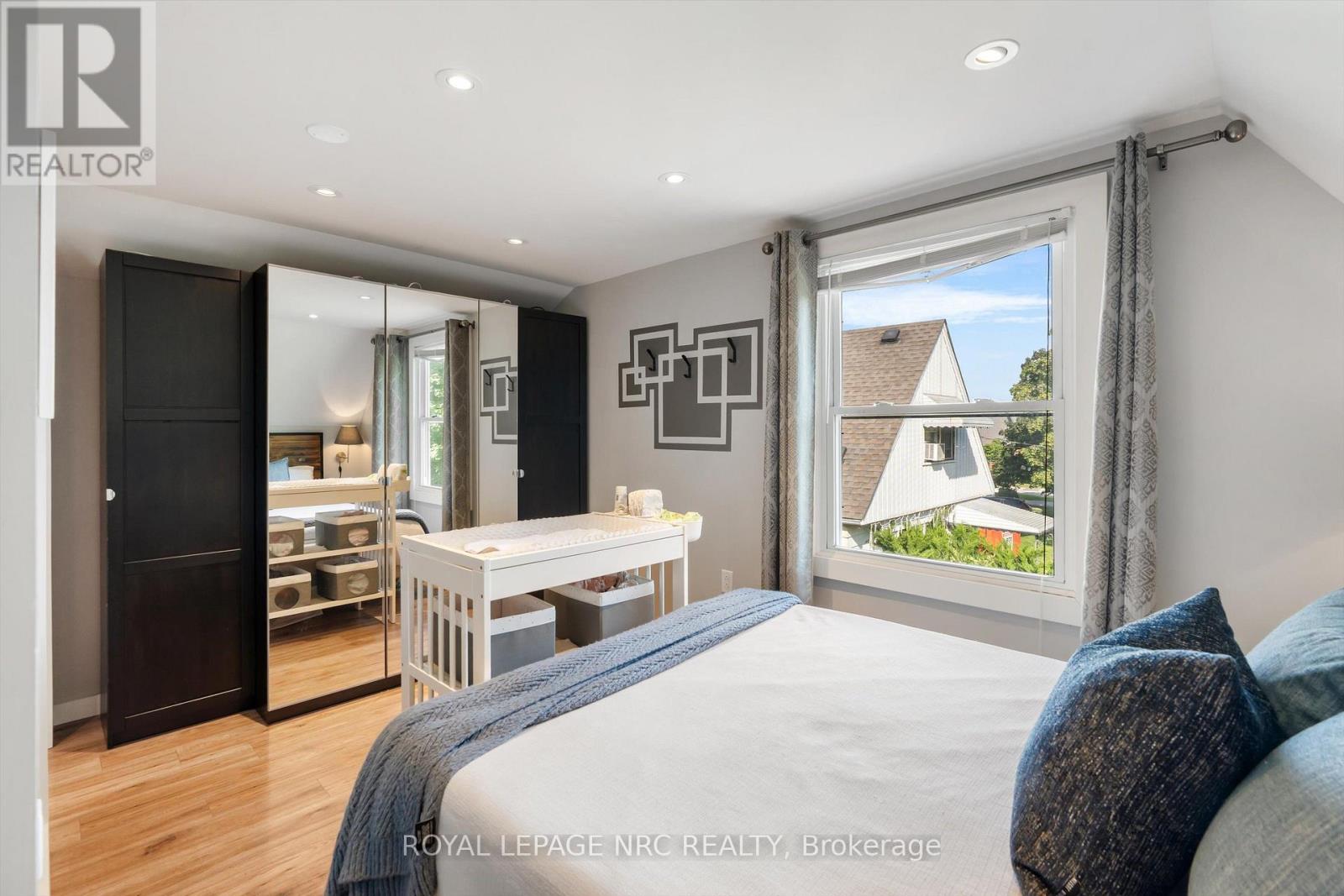 7 VIVIAN AVENUE - 23