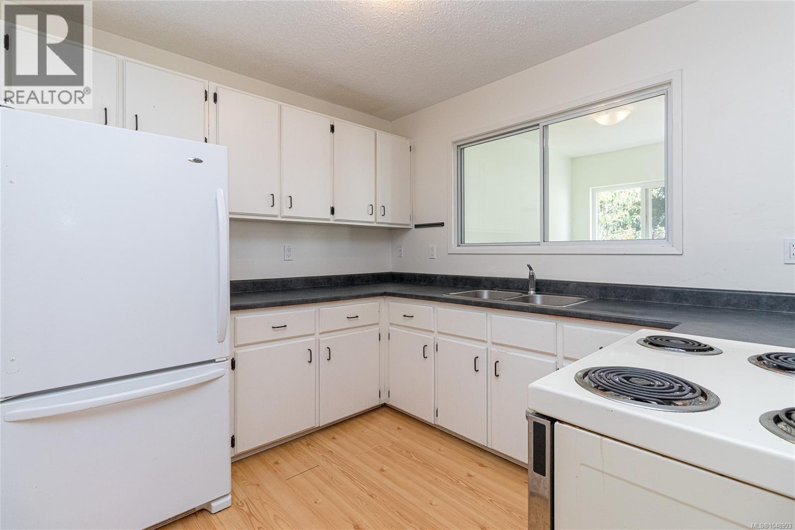 114 2860 Sooke Lake Road, Langford