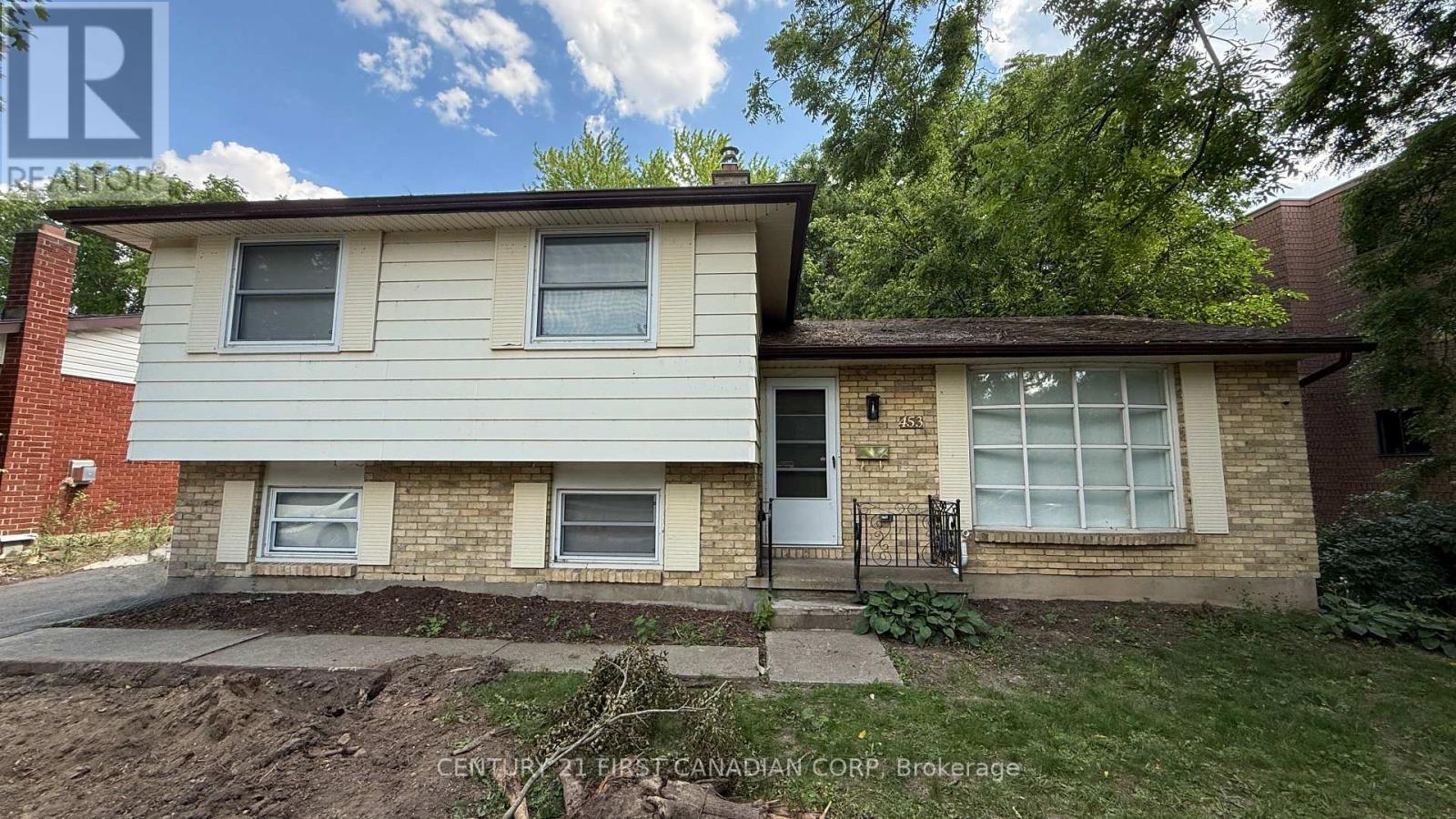 UPPER - 453 CASTLEGROVE BOULEVARD, London North (North K) — photo 2