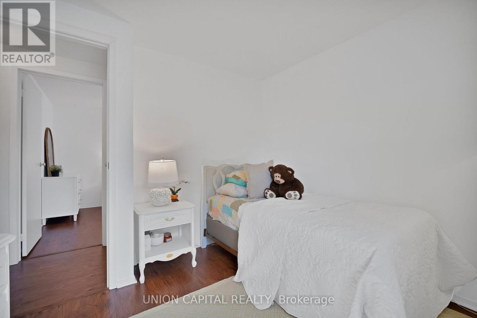 73 HUMPHREY DRIVE - 22