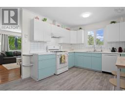 5891 215 Highway, Newport, NS B0N2A0 Photo 10