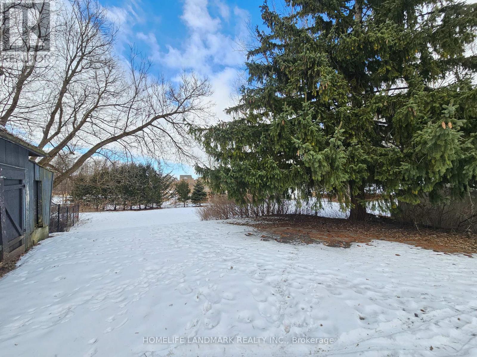 SIDE UNIT (FACING NORTH) - 18852 LESLIE STREET, East Gwillimbury (Sharon) — photo 9