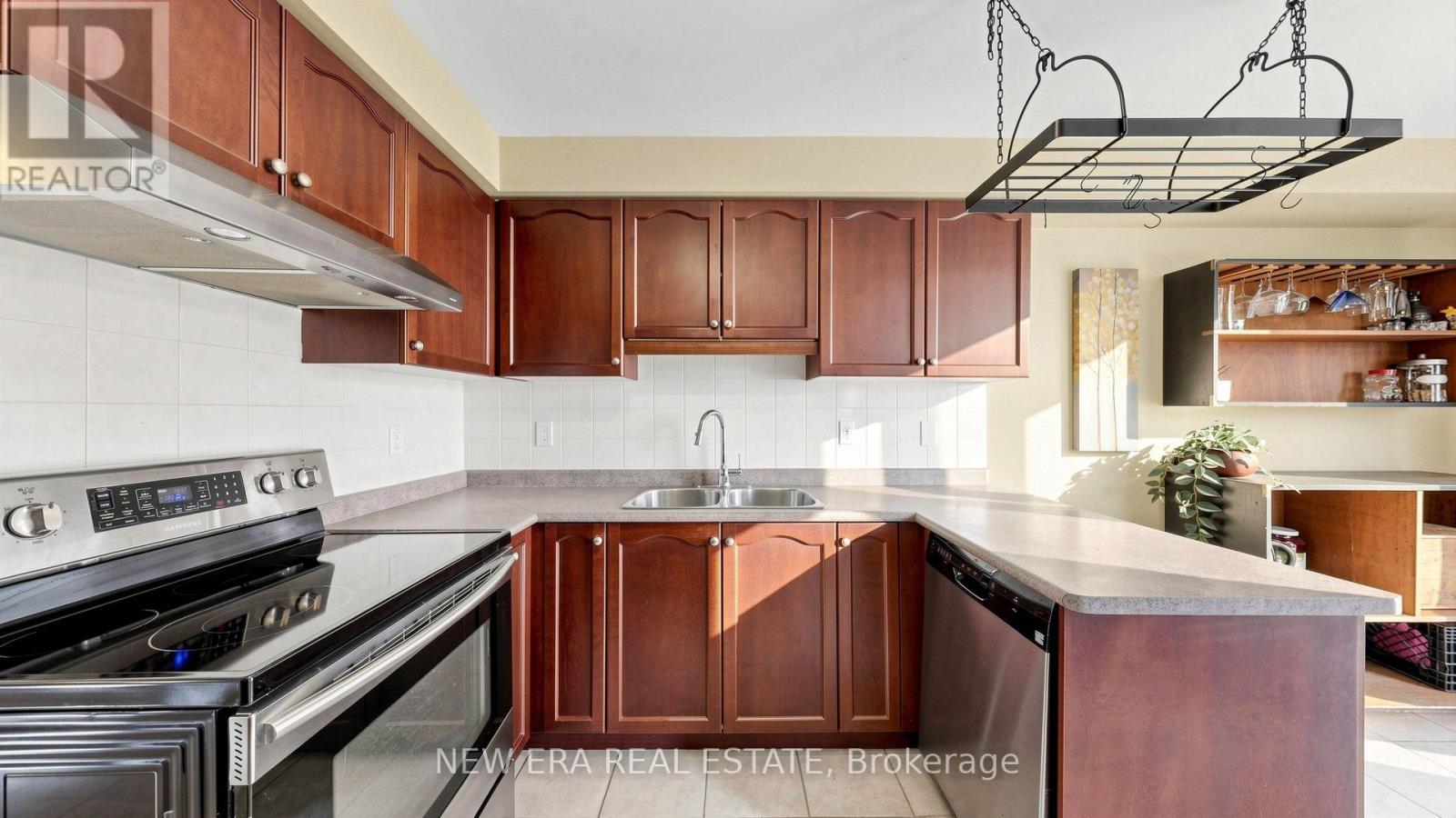 28 PRESTON AVENUE - 8