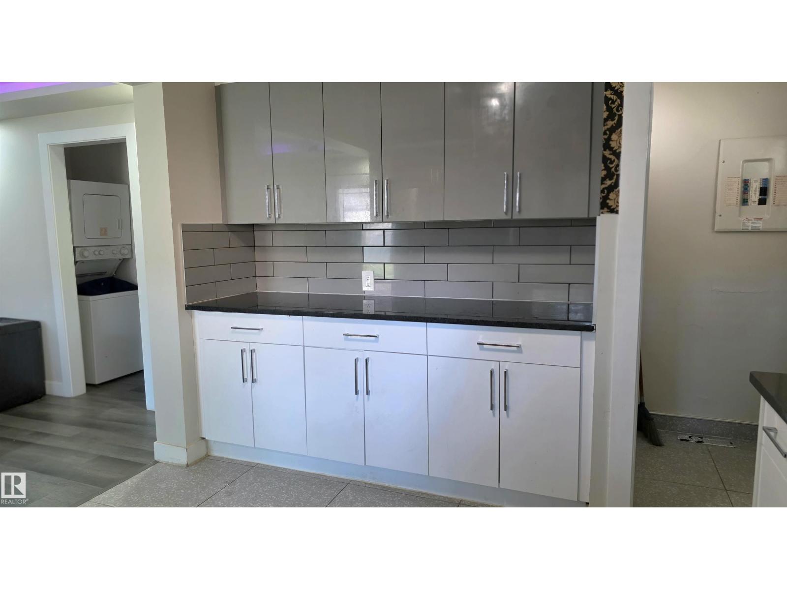 9131 83 AV NW NW, Edmonton — photo 6