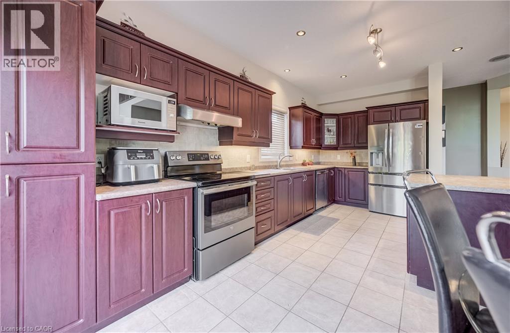 573 ROBERT FERRIE Drive - 17