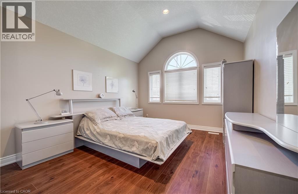 573 ROBERT FERRIE Drive - 25